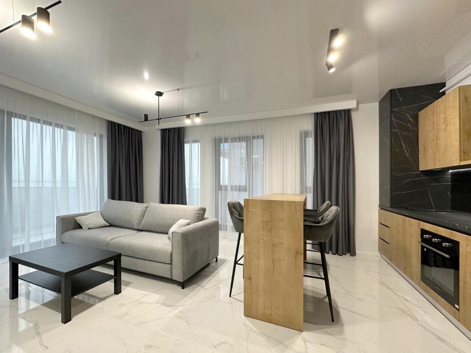 Koya Tower By The Lake Apartments Mamaia Εξωτερικό φωτογραφία