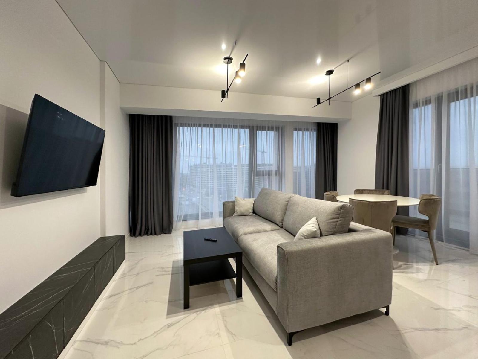 Koya Tower By The Lake Apartments Mamaia Εξωτερικό φωτογραφία