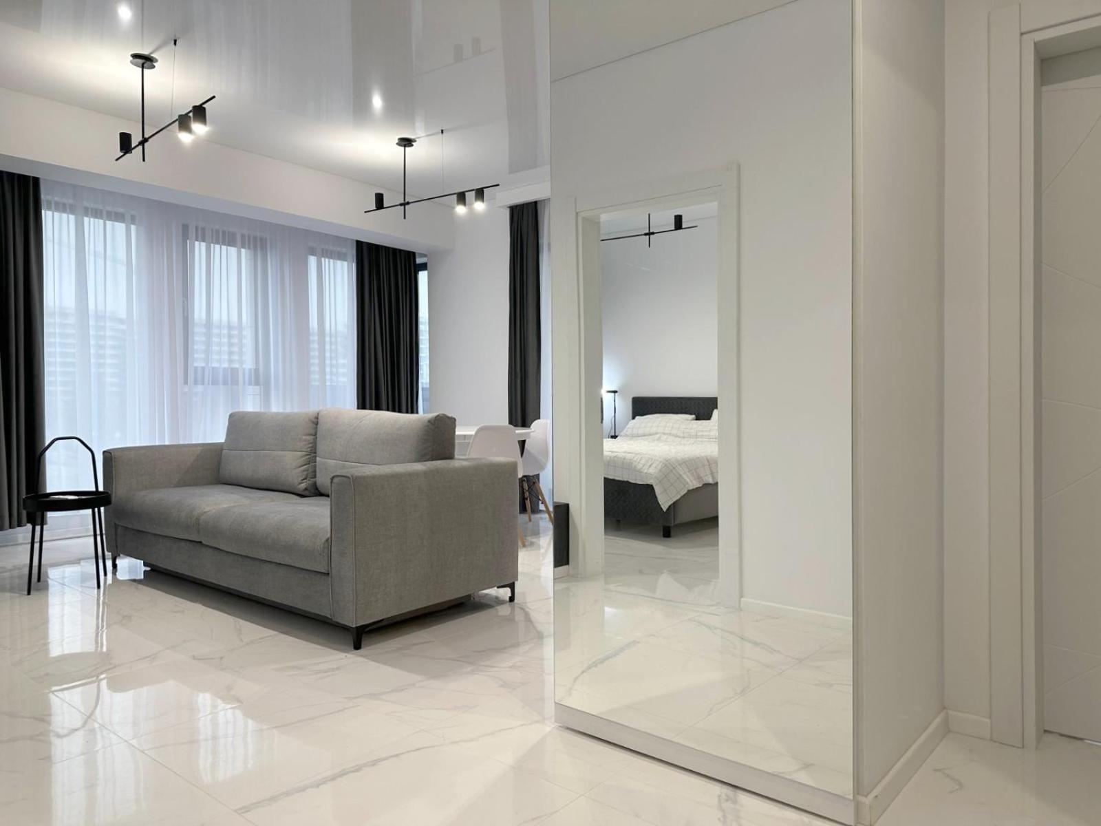 Koya Tower By The Lake Apartments Mamaia Εξωτερικό φωτογραφία